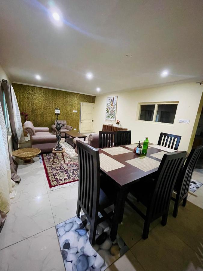 The Khayabaan - Luxurious Home Stay Away From Home Srīnagar Exteriér fotografie