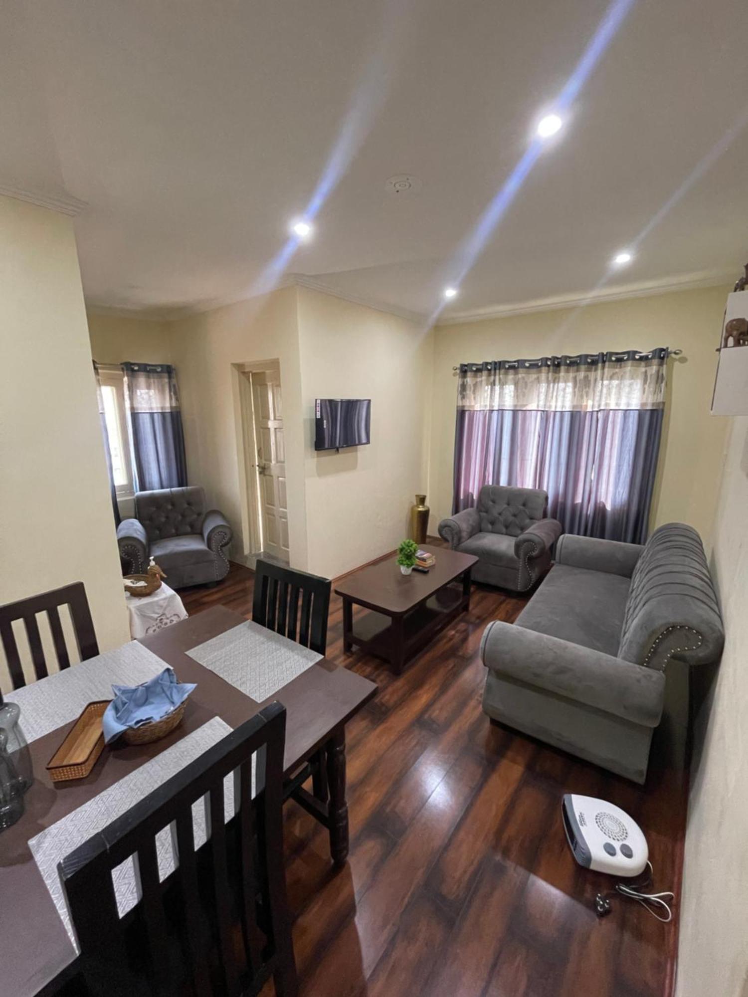 The Khayabaan - Luxurious Home Stay Away From Home Srīnagar Exteriér fotografie