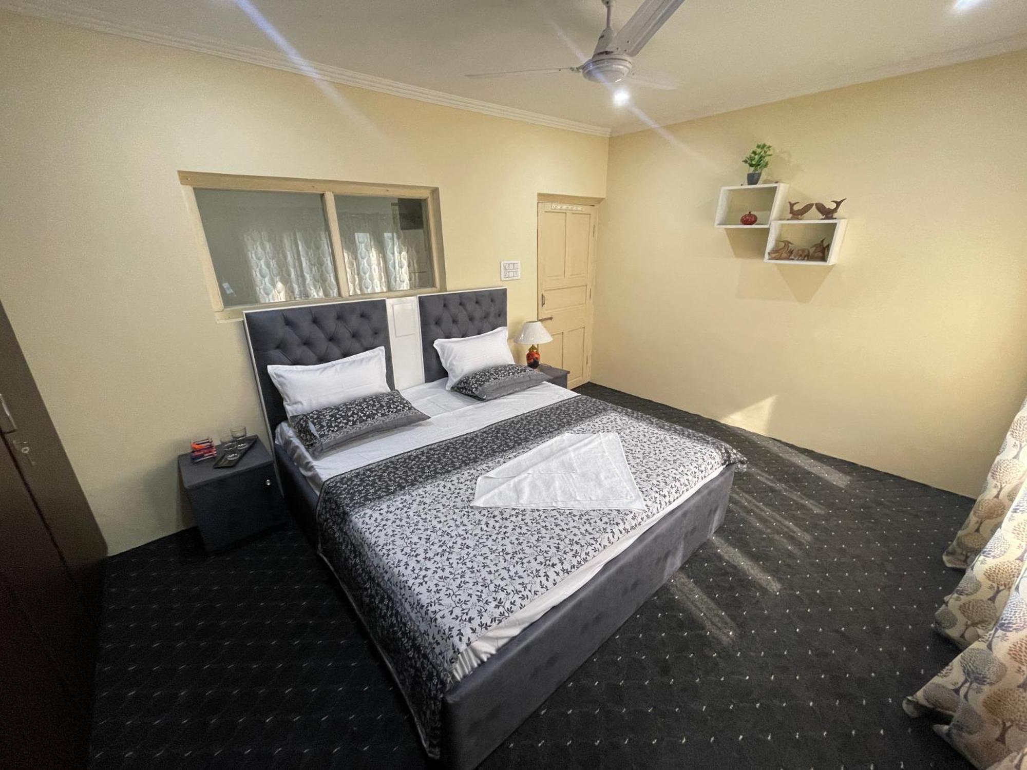 The Khayabaan - Luxurious Home Stay Away From Home Srīnagar Exteriér fotografie
