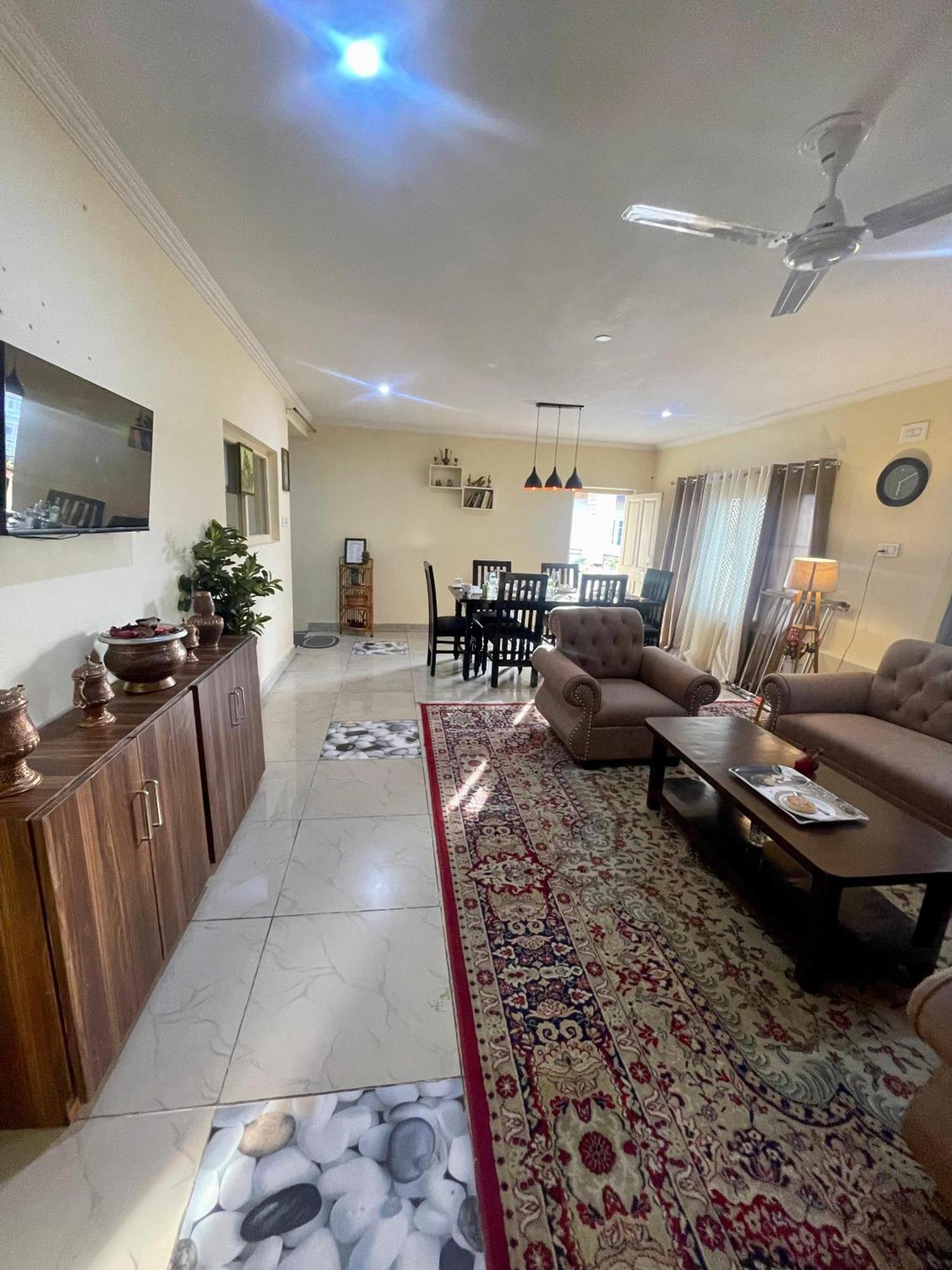 The Khayabaan - Luxurious Home Stay Away From Home Srīnagar Exteriér fotografie
